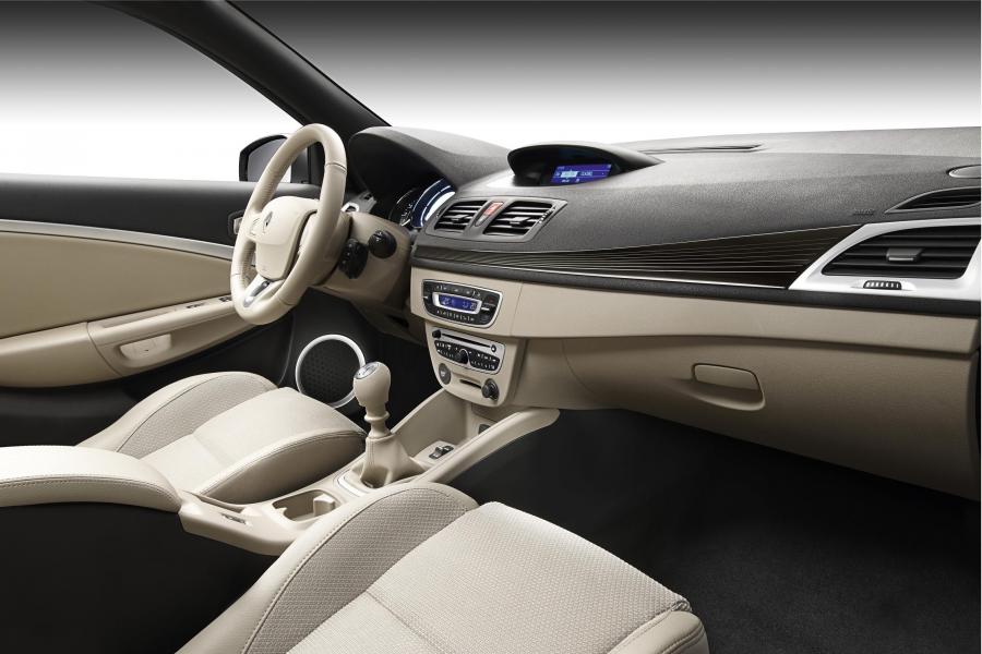  Renault Megane CC 2011 года  (фото 18 из 26)